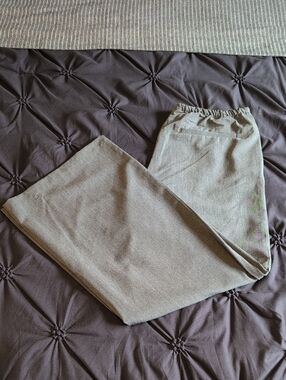 Classic Straight-Leg Trousers in Light Gray